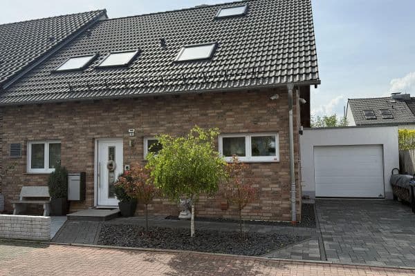 Predaj domu 160 m², pozemek 365 m², Langenfeld Predaj domu 160 m², pozemek 365 m², Langenfeld