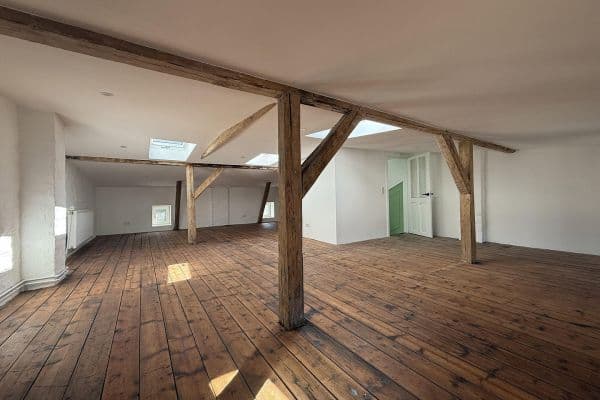 Prenájom bytu 4-izbový 54 m², Lübeck, Šlezvicko-Holštajnsko Prenájom bytu 4-izbový 54 m², Lübeck, Šlezvicko-Holštajnsko