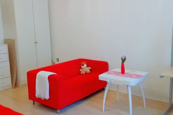 Prenájom bytu 2-izbový 45 m², Londýnská, Praha Prenájom bytu 2-izbový 45 m², Londýnská, Praha