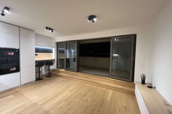 Prenájom bytu 1-izbový 43 m², Bratislavská, Brno Prenájom bytu 1-izbový 43 m², Bratislavská, Brno