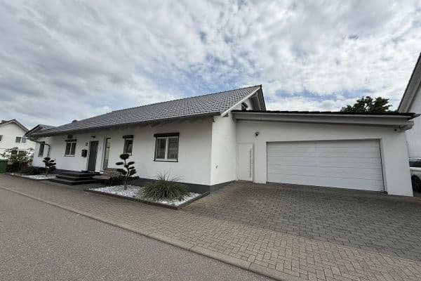 Predaj domu 157 m², pozemek 500 m², Lustadt Predaj domu 157 m², pozemek 500 m², Lustadt