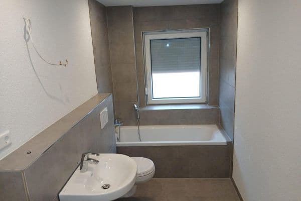 Prenájom bytu 4-izbový 140 m², Venningen Prenájom bytu 4-izbový 140 m², Venningen