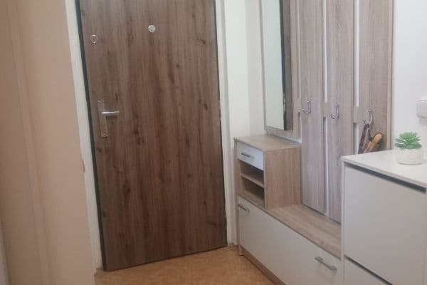 Prenájom bytu 2-izbový 49 m², Šultysova, Slaný Prenájom bytu 2-izbový 49 m², Šultysova, Slaný