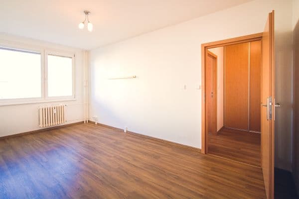 Prenájom bytu 2-izbový 45 m², Ciolkovského, Praha Prenájom bytu 2-izbový 45 m², Ciolkovského, Praha