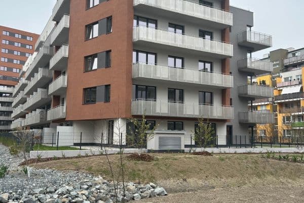 Prenájom bytu 1-izbový 35 m², Gerstelova, Praha Prenájom bytu 1-izbový 35 m², Gerstelova, Praha