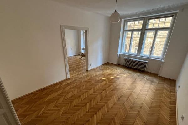 Prenájom bytu 4-izbový 120 m², Náplavní, Praha Prenájom bytu 4-izbový 120 m², Náplavní, Praha
