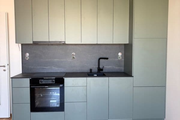 Prenájom bytu 2-izbový 59 m², Fafkových, Praha Prenájom bytu 2-izbový 59 m², Fafkových, Praha