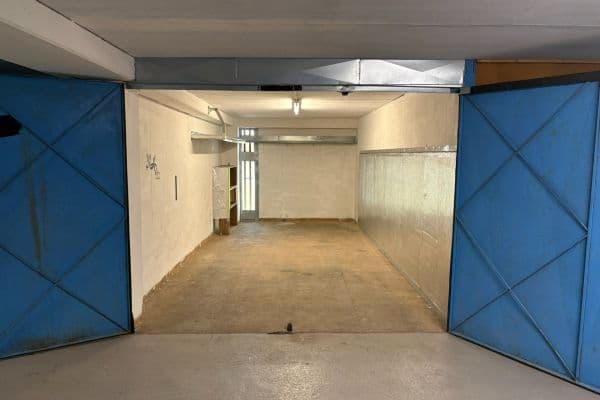 Prenájom garáže 18 m², Pavrovského, Praha, Praha Prenájom garáže 18 m², Pavrovského, Praha, Praha