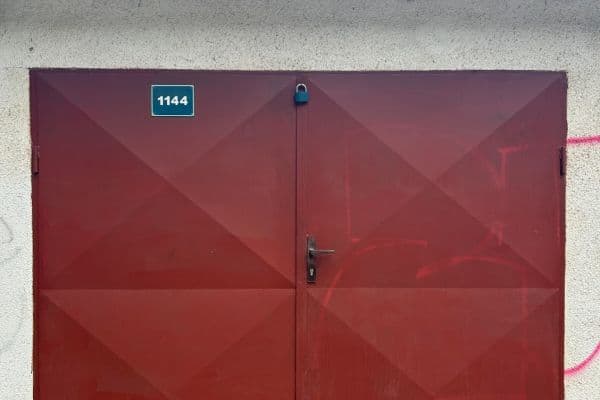 Prenájom garáže 20 m², Blansko Prenájom garáže 20 m², Blansko
