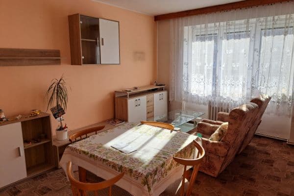 Prenájom bytu 2-izbový 56 m², Chelčického, Blansko Prenájom bytu 2-izbový 56 m², Chelčického, Blansko