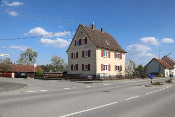 Predaj domu 200 m², pozemek 1.159 m², Ebersbach-Musbach Predaj domu 200 m², pozemek 1.159 m², Ebersbach-Musbach
