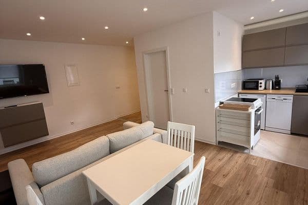 Prenájom bytu 2-izbový 48 m², Fäustlestraße 2, München, Bavorsko Prenájom bytu 2-izbový 48 m², Fäustlestraße 2, München, Bavorsko