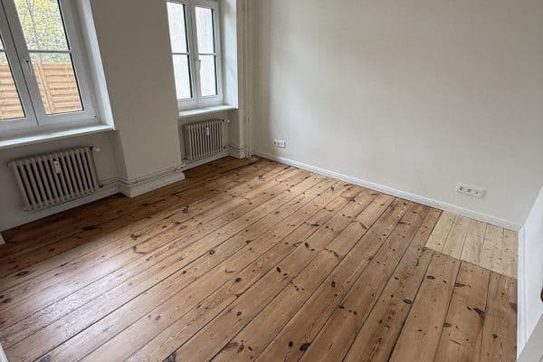 Prenájom bytu 3-izbový 95 m², Ringbahnstraße, Berlin, Berlín Prenájom bytu 3-izbový 95 m², Ringbahnstraße, Berlin, Berlín