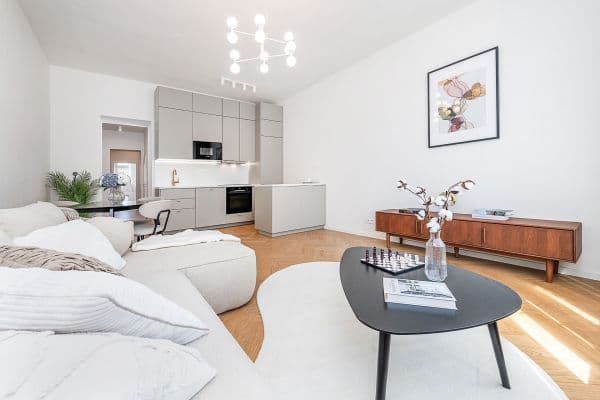 Predaj bytu 4-izbový 100 m², Československé armády, Praha Predaj bytu 4-izbový 100 m², Československé armády, Praha