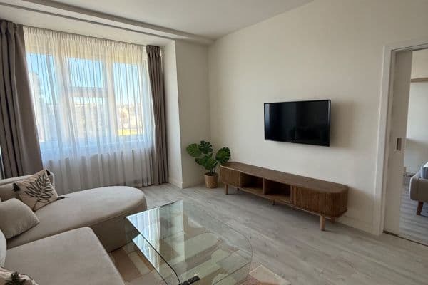 Prenájom bytu 2-izbový 60 m², Dělnická, Praha Prenájom bytu 2-izbový 60 m², Dělnická, Praha