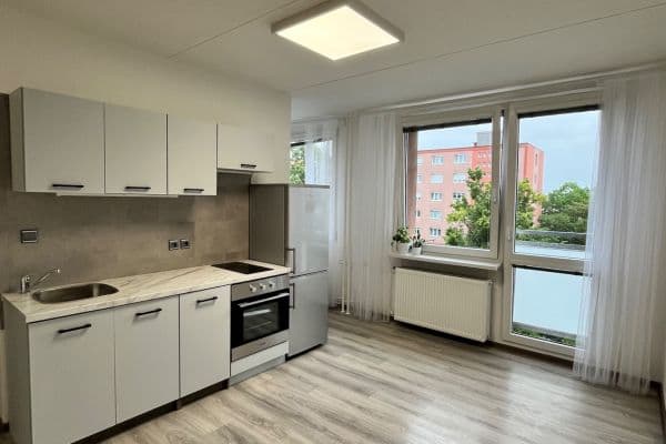 Prenájom bytu 1-izbový 26 m², Vitry, Kladno Prenájom bytu 1-izbový 26 m², Vitry, Kladno