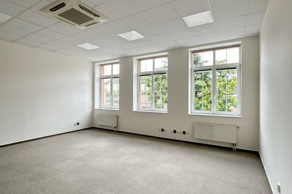 Prenájom kancelárie 35 m², Strakonická, Praha Prenájom kancelárie 35 m², Strakonická, Praha