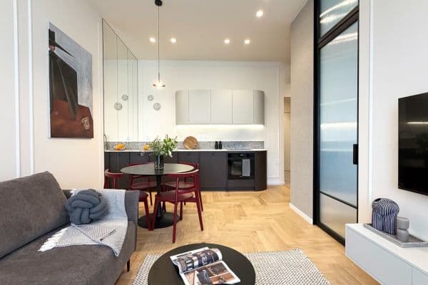 Prenájom bytu 2-izbový 41 m², Karlínské náměstí, Praha Prenájom bytu 2-izbový 41 m², Karlínské náměstí, Praha