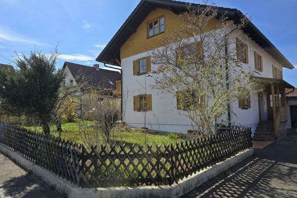 Predaj domu 210 m², pozemek 714 m², Taufkirchen (Vils), Bavorsko Predaj domu 210 m², pozemek 714 m², Taufkirchen (Vils), Bavorsko