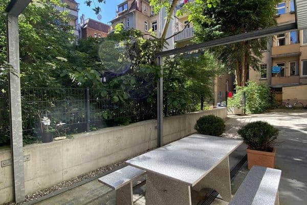 Prenájom bytu 2-izbový 40 m², Stuttgart, Bádensko-Wurttembersko Prenájom bytu 2-izbový 40 m², Stuttgart, Bádensko-Wurttembersko