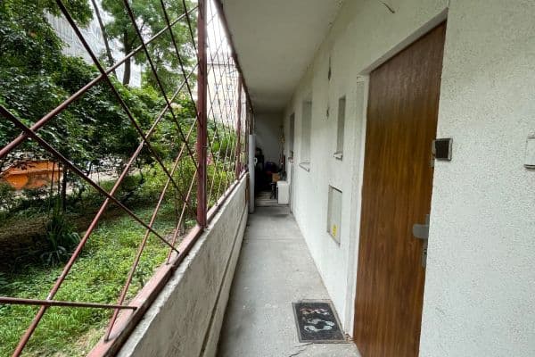 Prenájom bytu 1-izbový 43 m², Nové Mesto Prenájom bytu 1-izbový 43 m², Nové Mesto