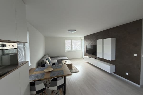 Prenájom bytu 2-izbový 54 m², Uzbecká, Bratislava Prenájom bytu 2-izbový 54 m², Uzbecká, Bratislava
