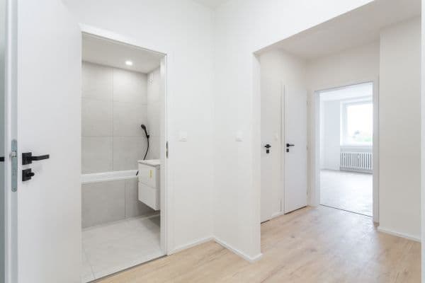 Predaj bytu 3-izbový 66 m², Patočkova, Praha Predaj bytu 3-izbový 66 m², Patočkova, Praha
