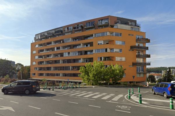 Prenájom garáže 10 m², Skloněná, Praha Prenájom garáže 10 m², Skloněná, Praha