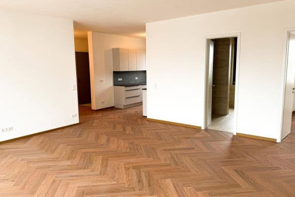 Prenájom bytu 3-izbový 110 m², Justinus-Kerner-Str. 23, Denkendorf Prenájom bytu 3-izbový 110 m², Justinus-Kerner-Str. 23, Denkendorf