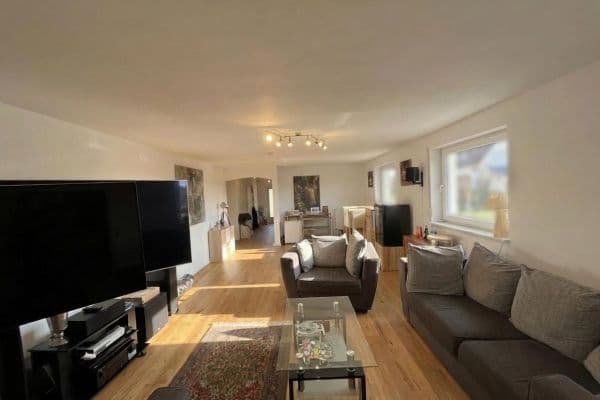 Prenájom bytu 5-izbový 167 m², Schloßgarten 49, Hamburg, Hamburg Prenájom bytu 5-izbový 167 m², Schloßgarten 49, Hamburg, Hamburg