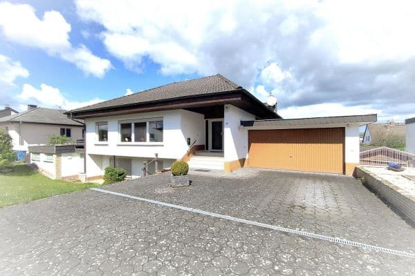 Predaj domu 247 m², pozemek 875 m², Pflasterwiese 7, Idstein, Hesensko Predaj domu 247 m², pozemek 875 m², Pflasterwiese 7, Idstein, Hesensko