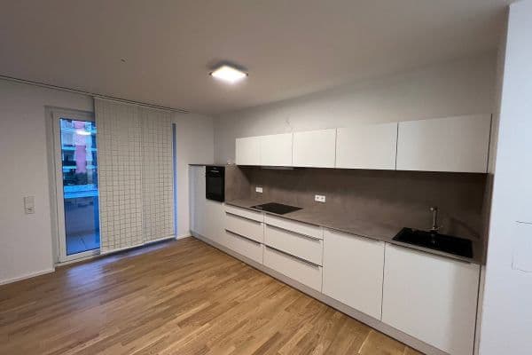 Prenájom bytu 1-izbový 39 m², Frankfurt Prenájom bytu 1-izbový 39 m², Frankfurt