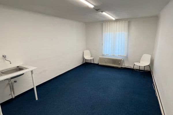 Prenájom nebytového priestoru 18 m², Hornokrčská, Praha Prenájom nebytového priestoru 18 m², Hornokrčská, Praha