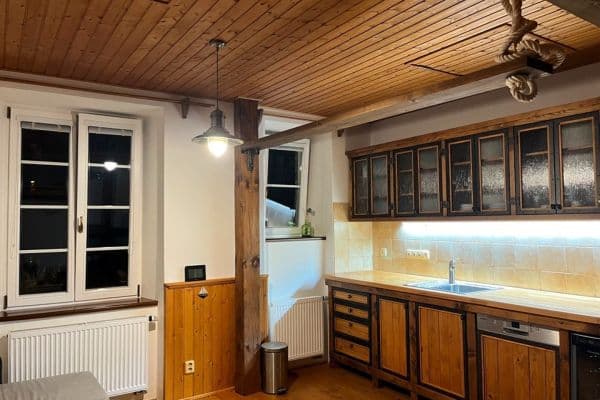 Prenájom bytu 3-izbový 75 m², Mánesova, Hradec Králové Prenájom bytu 3-izbový 75 m², Mánesova, Hradec Králové