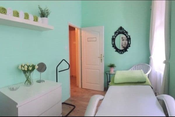 Prenájom nebytového priestoru 15 m², Ve Smečkách, Praha Prenájom nebytového priestoru 15 m², Ve Smečkách, Praha