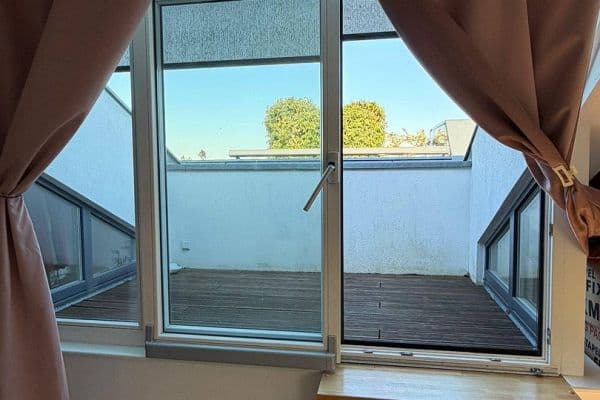 Prenájom bytu 3-izbový 100 m², Berlin, Berlín Prenájom bytu 3-izbový 100 m², Berlin, Berlín