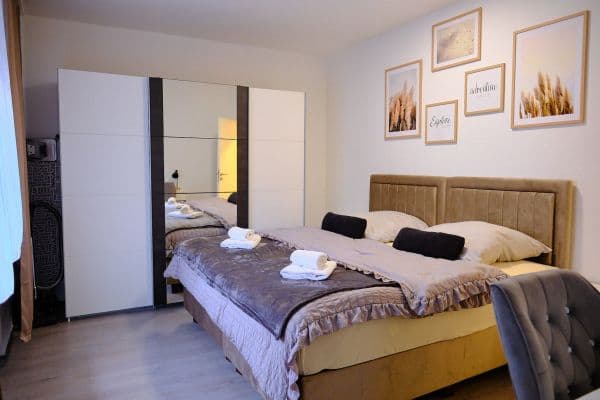 Prenájom bytu 2-izbový 80 m², Mülheim an der Ruhr Prenájom bytu 2-izbový 80 m², Mülheim an der Ruhr