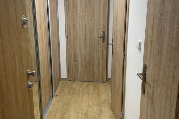 Prenájom bytu 2-izbový 47 m², Kosmonautů, Mělník Prenájom bytu 2-izbový 47 m², Kosmonautů, Mělník