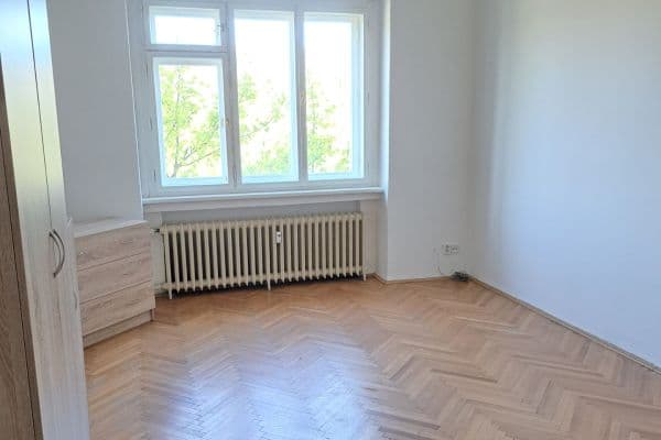 Prenájom bytu 1-izbový 30 m², Vinohradská, Praha Prenájom bytu 1-izbový 30 m², Vinohradská, Praha