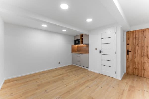 Prenájom nebytového priestoru 20 m², U Jezerky, Praha Prenájom nebytového priestoru 20 m², U Jezerky, Praha