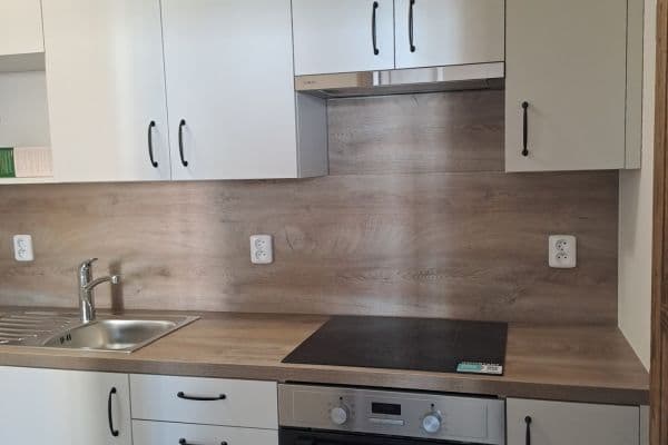 Prenájom bytu 2-izbový 40 m², Belgická, Praha Prenájom bytu 2-izbový 40 m², Belgická, Praha