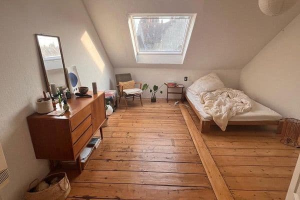 Prenájom bytu 4-izbový 90 m², Karlsruhe Prenájom bytu 4-izbový 90 m², Karlsruhe