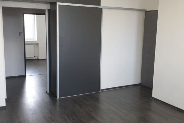 Prenájom bytu 2-izbový 40 m², Chrpová, Praha Prenájom bytu 2-izbový 40 m², Chrpová, Praha