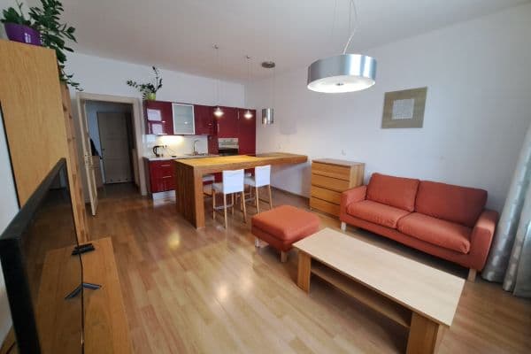 Prenájom bytu 2-izbový 60 m², U Kanálky, Praha Prenájom bytu 2-izbový 60 m², U Kanálky, Praha