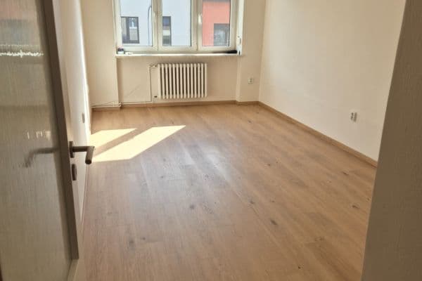 Prenájom bytu 3-izbový 71 m², Viniční, Brno Prenájom bytu 3-izbový 71 m², Viniční, Brno