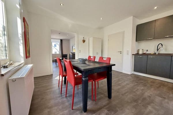 Prenájom bytu 2-izbový 60 m², Hainstraße 78, Wuppertal, Severné Porýnie - Westfálsko Prenájom bytu 2-izbový 60 m², Hainstraße 78, Wuppertal, Severné Porýnie - Westfálsko