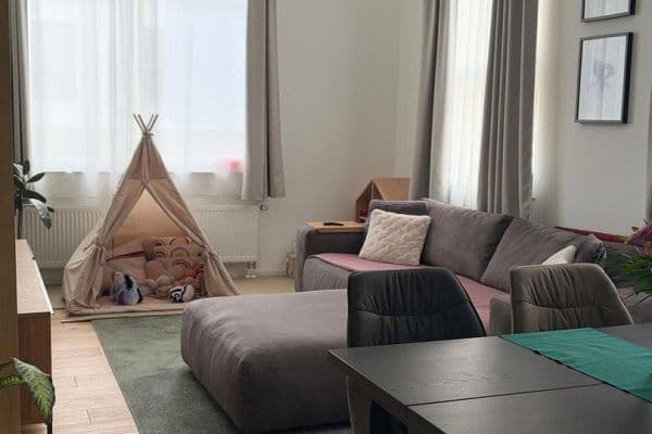 Prenájom bytu 4-izbový 110 m², Backnang, Bádensko-Wurttembersko Prenájom bytu 4-izbový 110 m², Backnang, Bádensko-Wurttembersko