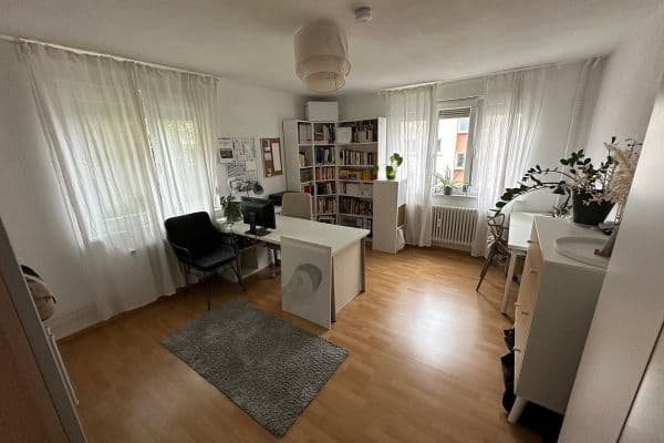 Prenájom bytu 3-izbový 70 m², Traubenstr. 30, Stuttgart, Bádensko-Wurttembersko Prenájom bytu 3-izbový 70 m², Traubenstr. 30, Stuttgart, Bádensko-Wurttembersko