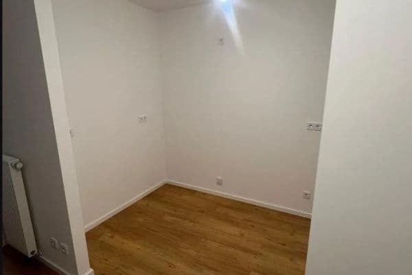 Prenájom bytu 2-izbový 51 m², Sewanstraße 259, Berlin, Berlín Prenájom bytu 2-izbový 51 m², Sewanstraße 259, Berlin, Berlín