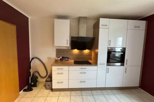 Prenájom bytu 3-izbový 89 m², Am Krüzweg 70, Bochum Prenájom bytu 3-izbový 89 m², Am Krüzweg 70, Bochum